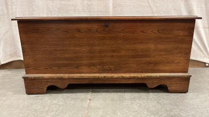 LANE FURNITURE HOPE CHEST ( 22”x 48”)