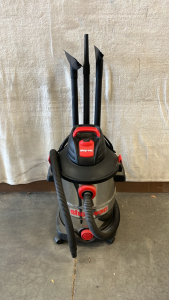 SHOP VAC W/ ATTCHMENTS ( WORKS )