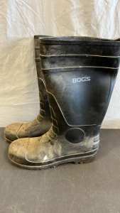RUBBER BOGS SIZE 11