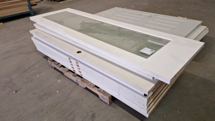 PALLET OF VARIOUS SIZE AND STYLE DOORS