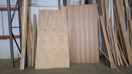 LARGE LOT OF VARIOUS SIZE TRIM AND BOARDS