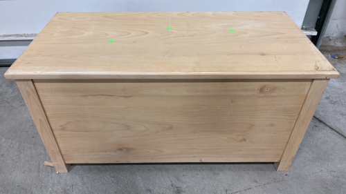 Light Wood Storage Trunk -SP8