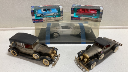 (2) Model City Cruisers, (2) Model Cars, (1) Model Camaro