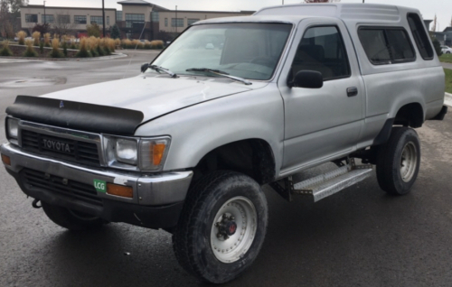 BANK OWNED - 1991 TOYOTA PICK UP - 4X4 - CAMPER SHELL