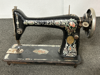 ANTIQUE SINGER SEWING MACHINE (UNABLE TO TEST)