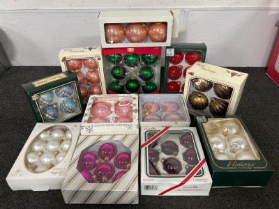 TOTE OF CHRISTMAS ORNAMENTS IN VARIOUS COLORS, SIZES, AND DESIGNS