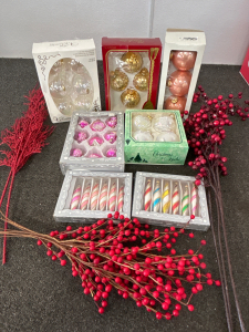 TOTE OF CHRISTMAS ORNAMENTS IN DIFFERENT COLORS, SIZES & DESIGNS, BOX OF RED GLITTER BRANCHES AND BOX OF RED BERRY BRANCHES