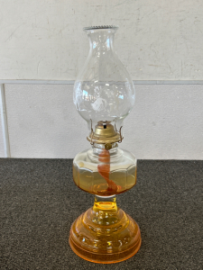 VINTAGE GLASS KEROSENE OIL LAMP