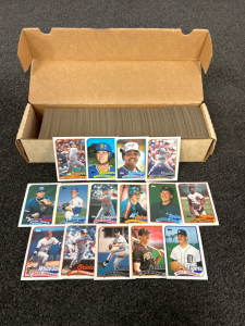 BOX OF 1990 TOPPS BASEBALL CARD SET