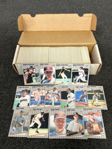 BOX OF 1989 FLEER BASEBALL CARD SET