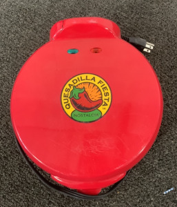 (1) NOSTALGIA QUESADILLA FIESTA MAKER (POWERS ON)