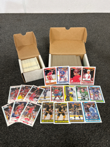 BOX OF 1990-91 FLEER BASKETBALL SET AND 1990TOPPS HOCKEY CARDS