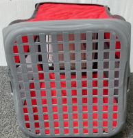 TWIST COLLAPSIBLE PET KENNEL. PLEASE INSPECT - 3