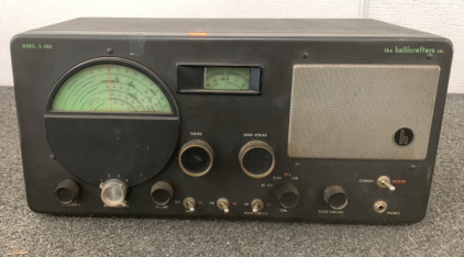 (1) “THE HALLICRAFTERS CO.” MODEL S-40A RADIO (POWERS ON)