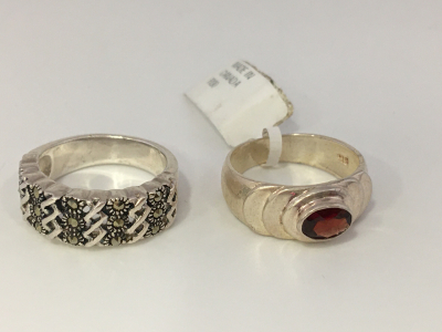 (1) .925 Silver Ring Sz 6.5 (1) Beautiful .925 Silver Ring W/St. Silver Gemstone Sz 6.5