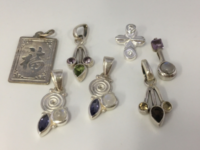 (7) Beautiful Necklace Pendants