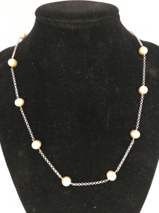 Beautiful Genuine Pearl Necklace In Protective Case