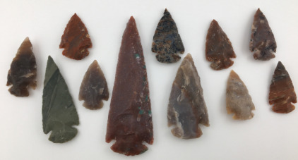 (1) 4.5” Spear Head (8) Arrowheads 1.5”-2.75”