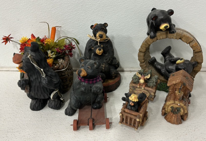 Assorted Bear And Outdoors Style Decorations