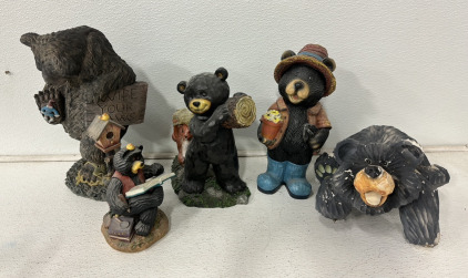 Assorted Bears And Outdoors Style Decorations