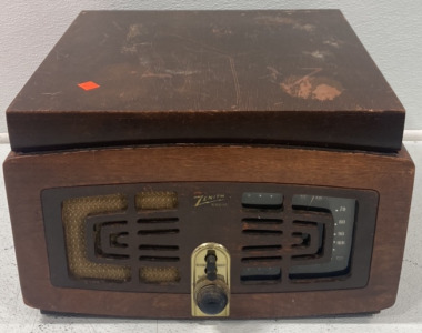 ZENITH RADIO/RECORD PLAYER