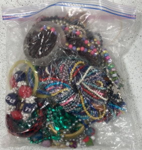 BAG OF COSTUME JEWELRY