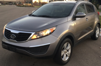 2011 KIA SPORTAGE - AWD - TOUCHSCREEN & BLUETOOTH STEREO!