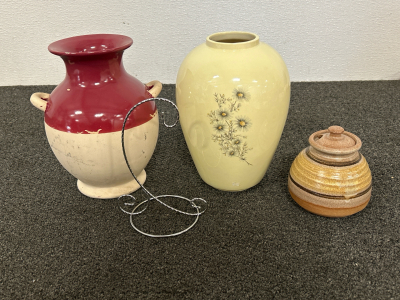 2 VASES, HONEY POT AND KNICK KNACK HANGER