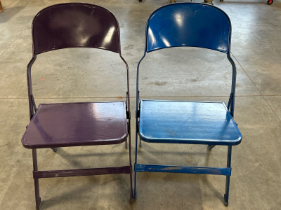 2 METAL FOLDING CHAIRS