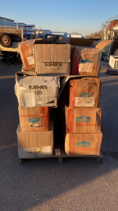 IPHONE X PROTECTION CASES PALLET. DAMAGED BOXES. INSPECT