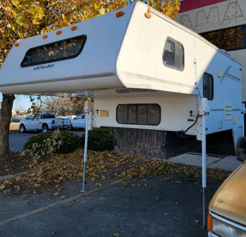 2000 NORTH PICK UP MOUNTED CAMPER MFG3200