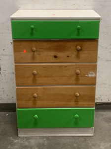 (1) 5 DRAWER WOODEN DRESSOR