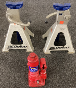 TWO ACDELCO TWO TON JACK STANDS AND MVP PRO LIFT TWO TON HYDRAULIC JACK