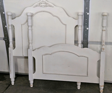 TWIN WOOD HEADBOARD & FOOTBOARD (NO RAILS)