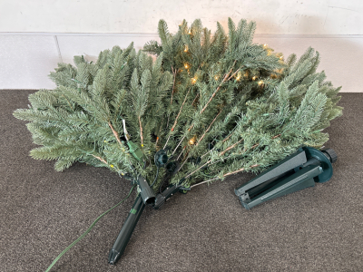 ARTIFICIAL LIGHT UP CHRISTMAS TREE (POWERS ON) 7-1/2’ TO 8’