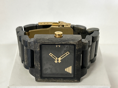 THE BARON SOLIDCORE WOOD WATCH- MAY REQUIRE NEW BATTERY PLEASE INSPECT
