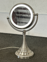 LIGHT UP DOUBLE SIDED MAGNIFYING MIRROR - 2