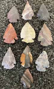 (10) STONE ARROW POINTS OF VARIOUS SIZE