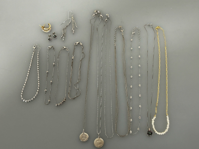 SILVER TONE AND GOLD TONE NECKLACES (1 GOLD 6 SILVER), EARRINGS (2 SILVER 1 GOLD) AND ANKLETS (4)