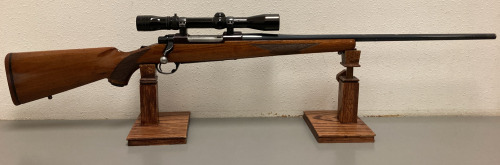 RUGER M77 7MM REM MAG RIFLE WITH REDFIELD SCOPE&mdash; 72-91193
