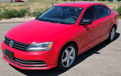 2015 VOLSWAGON JETTA - NICE CAR - RUNS WELL