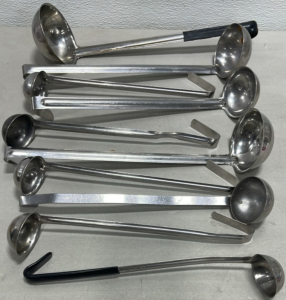 (1) (10) Pcs Food Truck/Restraunt Portion Control Ladle Spoons