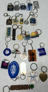 Assorted Oregon themed keychains