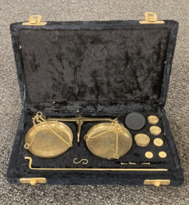 Vintage Scale Set With Velvet Case