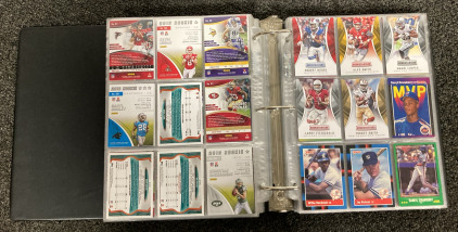 BINDER OF FOOTBALL AND BASEBALL COLLECTIBLE CARDS