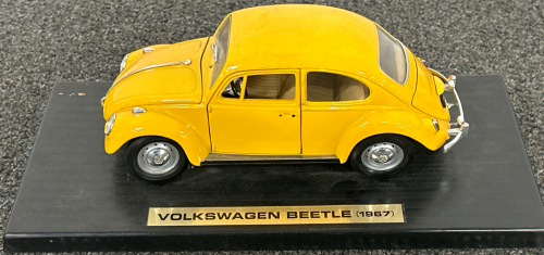 METAL MODEL OF 1967 VOLKSWAGEN BEETLE