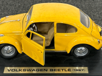 METAL MODEL OF 1967 VOLKSWAGEN BEETLE - 2