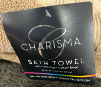 BRAND NEW MATCHING CHARISMA BATH TOWELS, HAND TOWELS & WASH CLOTHS (2 OF EACH), NOVAFORM MEMORY FOAM BATH MAT AND UNUSED THE BODY SHOP GIFT SET IN COCONUT - 3