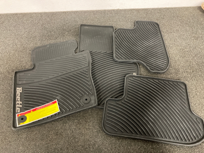 FLOOR MATS, 4 PACK, FOR VW BEETLE