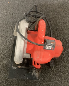 (1) BLACK AND DECKER CIRCULAR SAW (UNABLE TO TEST)